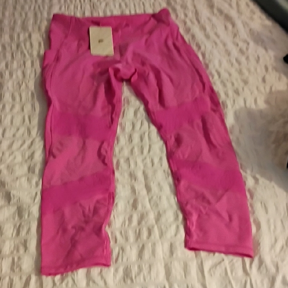 Fabletics Pink Leggings - Picture 1 of 2